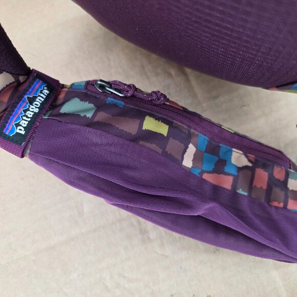 Patagonia Atom Sling Bag 8L Daypack Fitz Roy Patchwork Night Plum Crossbody - Picture 7 of 13